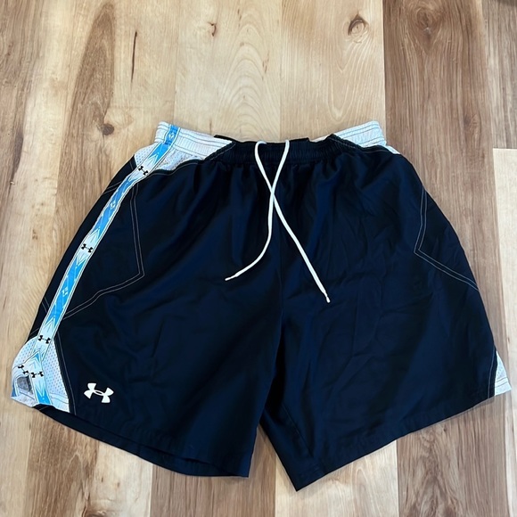 Under Armour sports shorts like new. Size XL - Picture 1 of 5